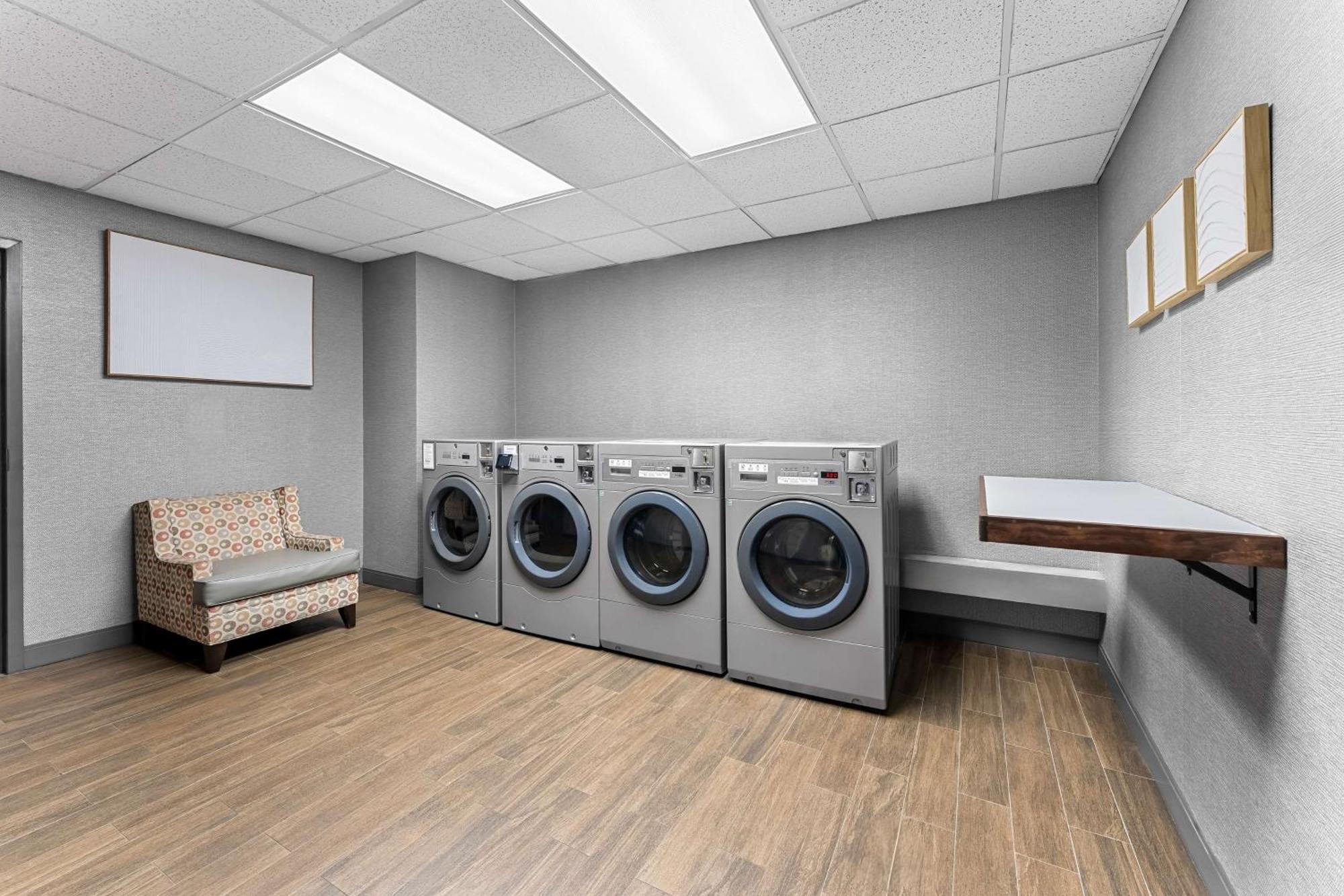 Hampton Inn Stroudsburg Poconos Exteriör bild