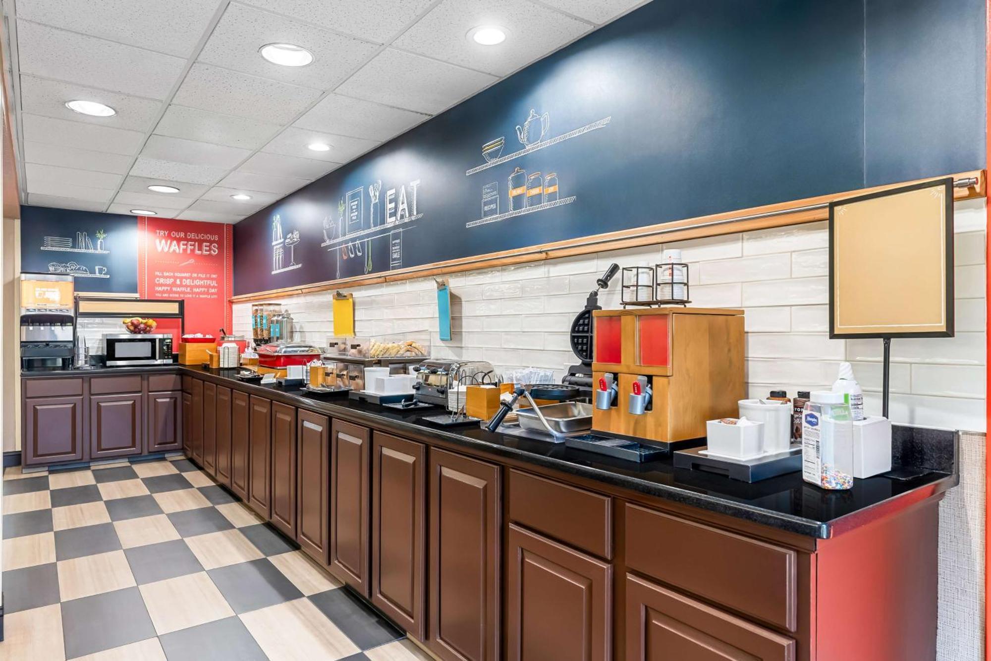 Hampton Inn Stroudsburg Poconos Exteriör bild