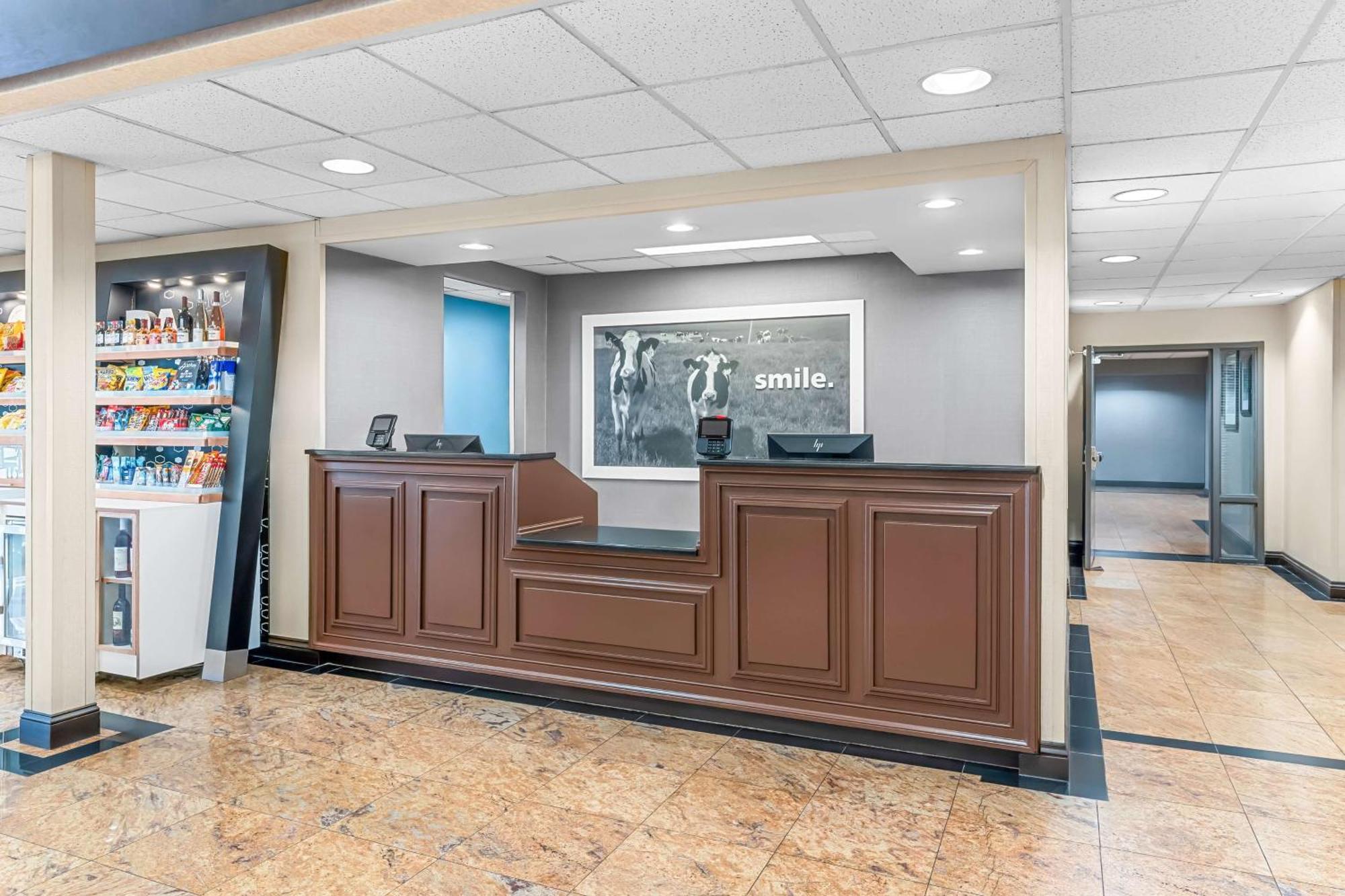 Hampton Inn Stroudsburg Poconos Exteriör bild